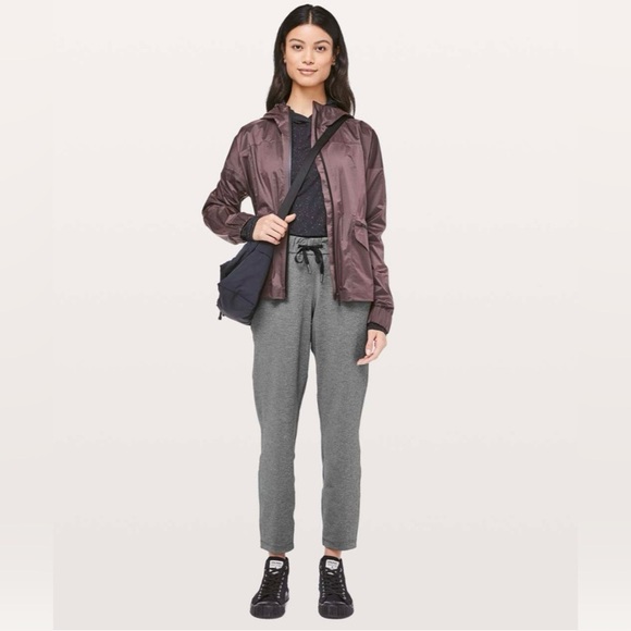 Lululemon On The Fly Pant 27" in Heathered Black Grey 4 W5BSES - Picture 2 of 9